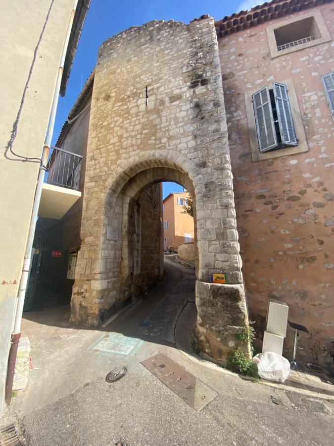 Bel Appartement T1 30M2 Centre Historique Aubagne Exteriér fotografie
