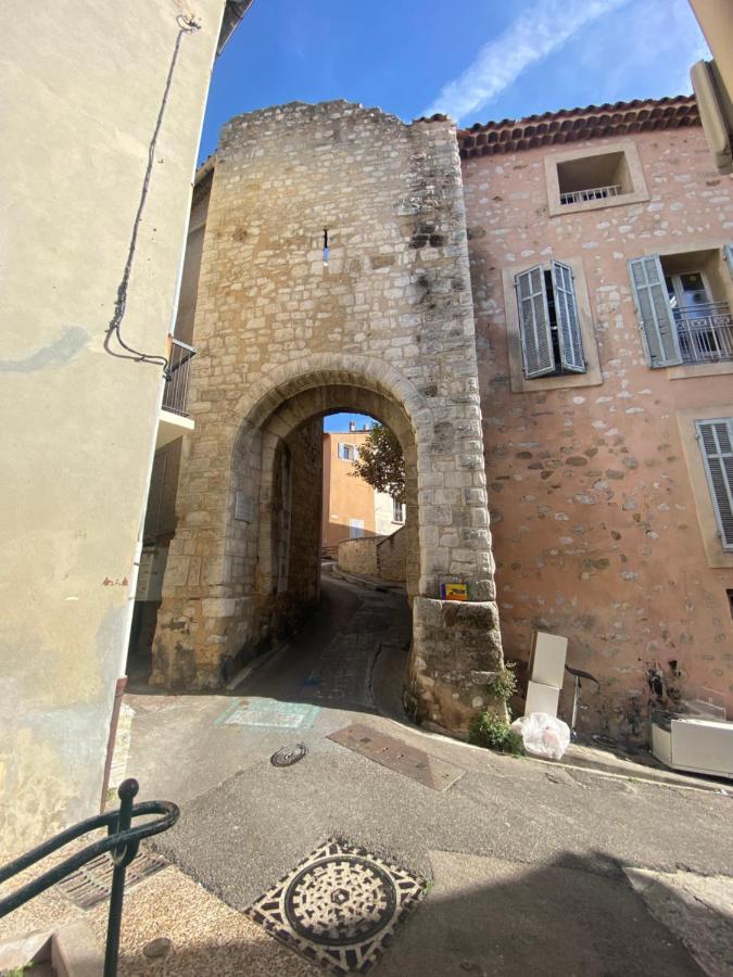 Bel Appartement T1 30M2 Centre Historique Aubagne Exteriér fotografie